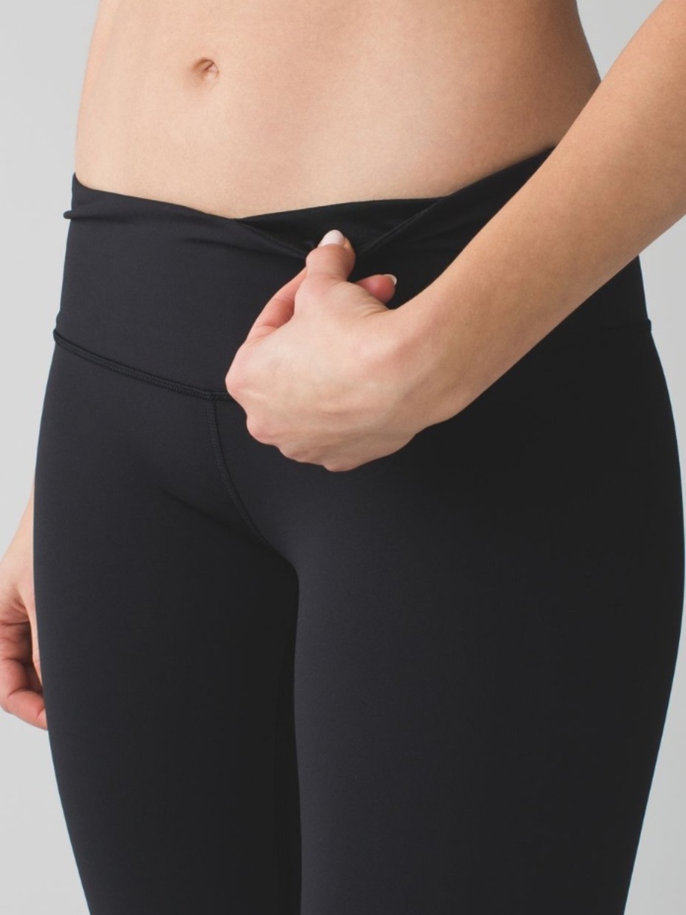 Lululemon Mid Rise Wunder Under Pant III Black SZ 4 (more like low rise) 2016